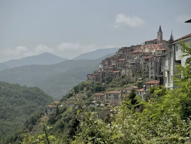 Les 15 plus beaux villages italiens à visiter à moins de 2h de Nice 2 apricale - 15 plus beaux villages italiens à moins de 2h de Nice