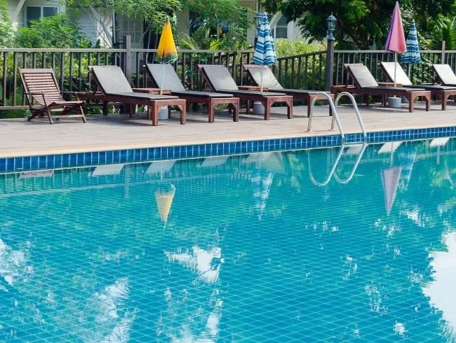 piscines à nice : le guide de l'été